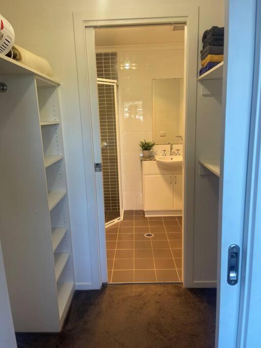 Qbn Cracker: 2Br, 2Ba, 2 Secure B/ Ment Car Parks Daire Queanbeyan Dış mekan fotoğraf